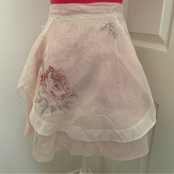 Vintage Pink and White Organza Scalloped Apron with Rose Motif - Picture 7 of 11